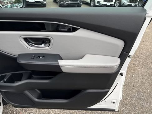 Used 2025 Honda Pilot Touring image 20