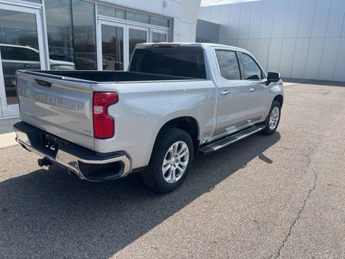 Used 2022 Chevrolet Silverado 1500 LTZ w/ LTZ Premium Package AWD/4WD image 3