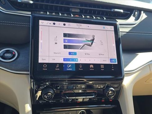 New 2025 Jeep Grand Cherokee Limited image 11