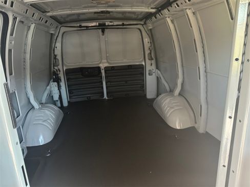 New 2024 Chevrolet Express 3500 w/ Driver Convenience Package image 24