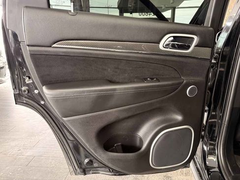 Used 2020 Jeep Grand Cherokee SRT image 29