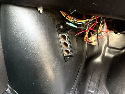 Used 2011 GMC Savana 3500 image 21