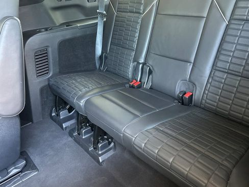 Used 2021 Cadillac Escalade ESV Sport Platinum AWD/4WD image 19