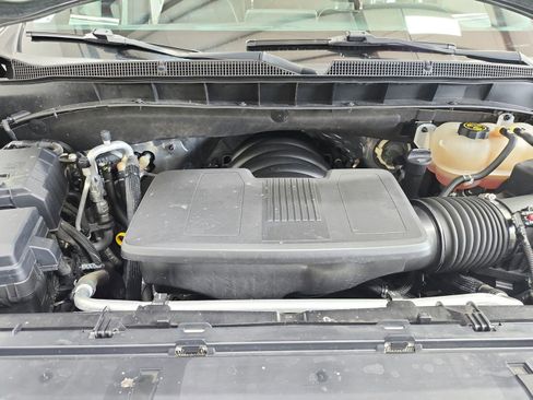 Used 2023 Chevrolet Suburban Premier image 17