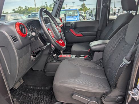 Used 2016 Jeep Wrangler Unlimited Sport AWD/4WD image 15
