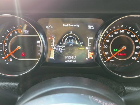 Used 2018 Jeep Wrangler Unlimited Sahara AWD/4WD image 26