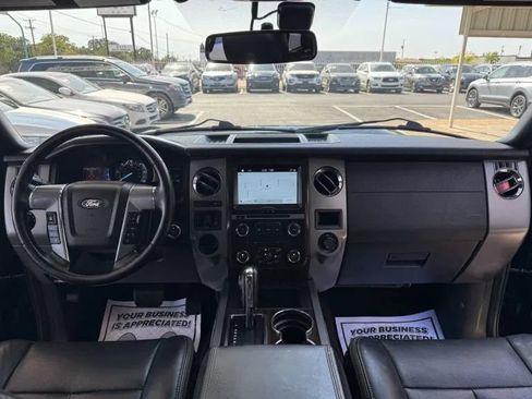 Used 2016 Ford Expedition Platinum RWD image 39