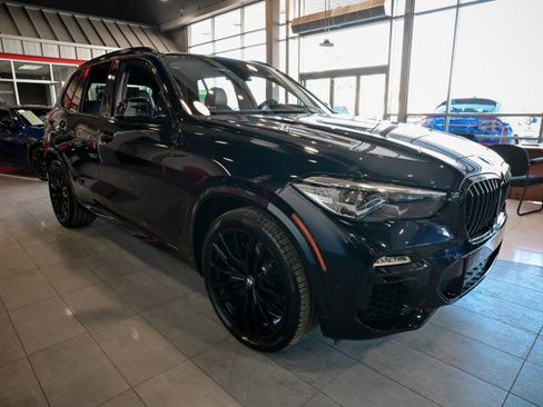 Used 2021 BMW X5 xDrive40i w/ M Sport Package image 3