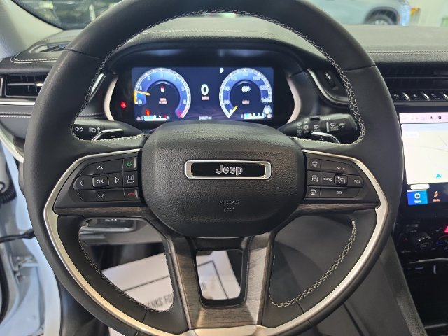 Used 2023 Jeep Grand Cherokee L Limited w/ Trailer Tow Group (B) AWD/4WD image 19
