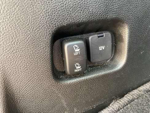 Used 2023 Ford Edge Titanium AWD/4WD image 16