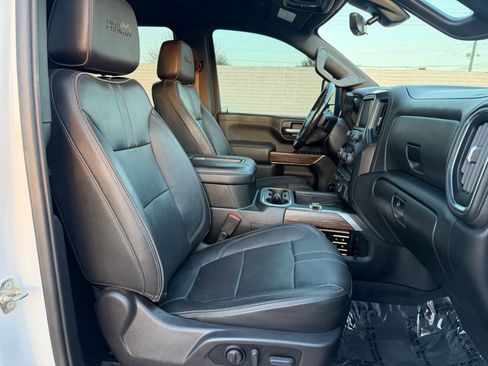 Used 2022 Chevrolet Silverado 3500 High Country w/ Technology Package image 23