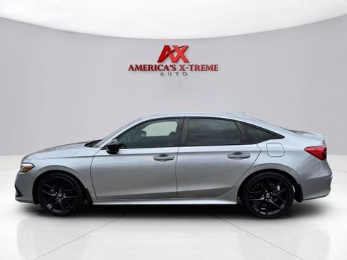 Used 2022 Honda Civic Sport image 2