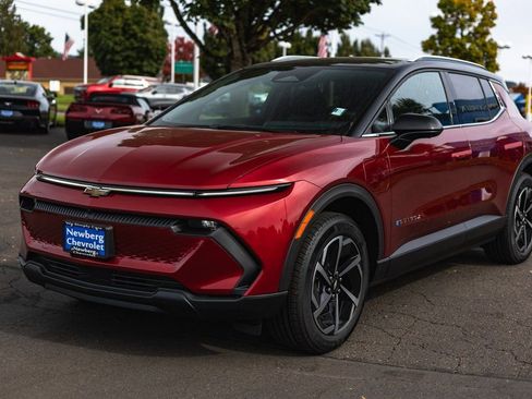 New 2026 Chevrolet Equinox EV LT image 4