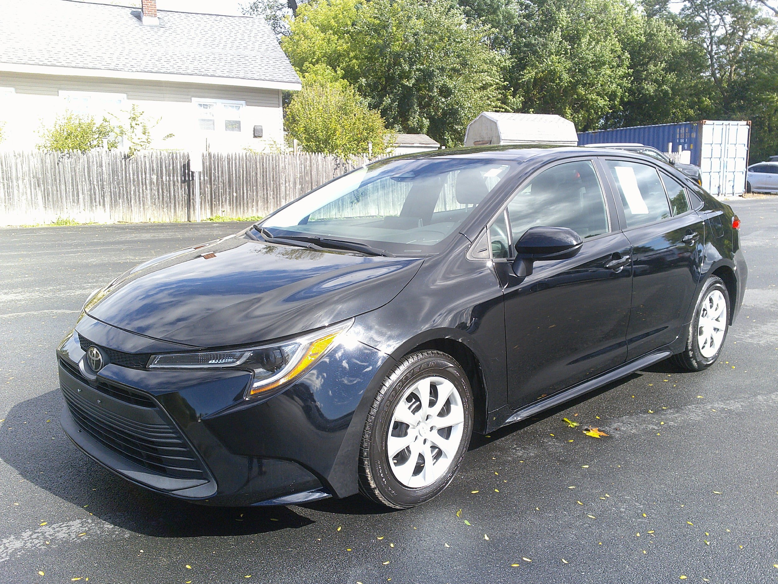 Used 2024 Toyota Corolla LE FWD image 1