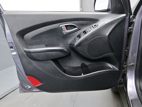 Used 2015 Hyundai Tucson GLS image 10