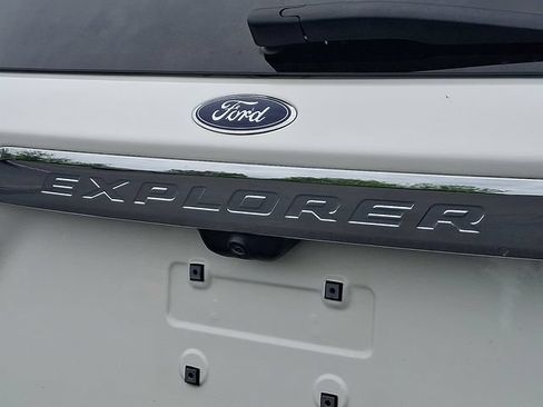 Certified 2023 Ford Explorer XLT w/ Equipment Group 202A AWD/4WD image 36