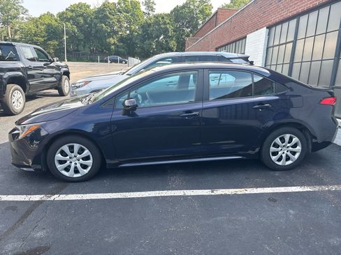 Used 2023 Toyota Corolla LE FWD image 11