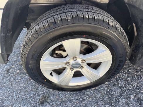 Used 2016 Jeep Patriot Latitude AWD/4WD image 9
