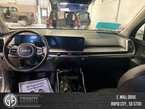 Used 2024 Kia Sorento S FWD image 21