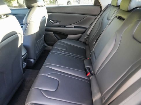New 2026 Hyundai Elantra Limited FWD image 18