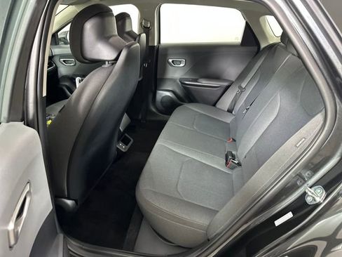 Used 2025 Kia K4 LXS image 25