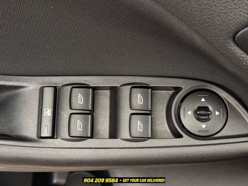 Used 2018 Ford Focus SE FWD image 15