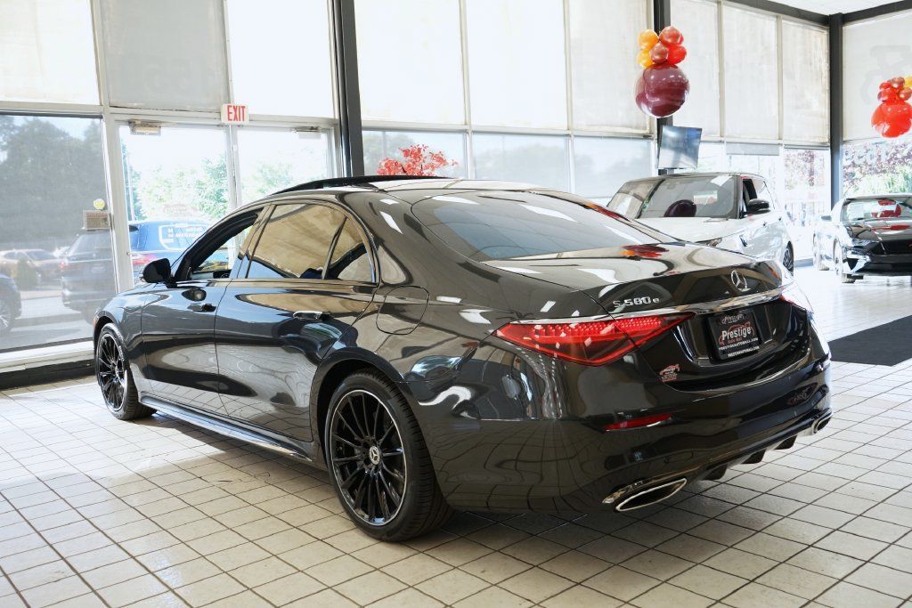 Used 2023 Mercedes-Benz S 580e 4MATIC Sedan image 4