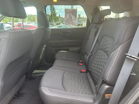 Used 2025 Nissan Pathfinder SV AWD/4WD image 20