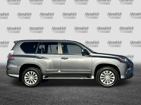 Used 2017 Lexus GX 460 Premium image 3