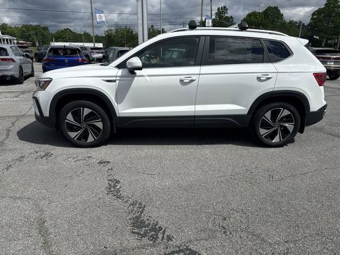 New 2024 Volkswagen Taos SE AWD/4WD image 3
