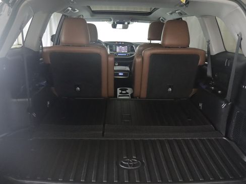 Used 2019 Toyota Highlander Limited Platinum AWD/4WD image 21