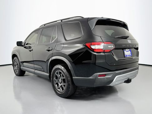 Certified 2025 Honda Pilot TrailSport image 7