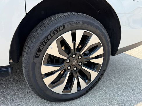 Used 2025 Ford Expedition Max Platinum w/ Driver's Package AWD/4WD image 18