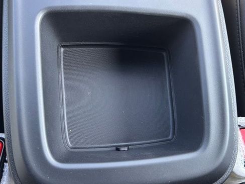 New 2026 Chrysler Pacifica Select FWD image 34