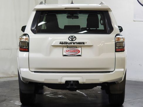 Used 2017 Toyota 4Runner SR5 image 6