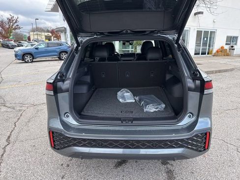 New 2026 Volkswagen Tiguan SE R-Line image 40