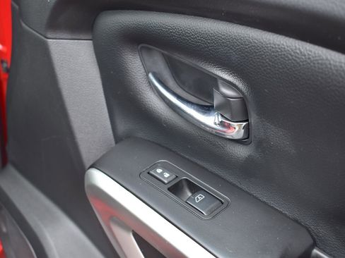 Used 2023 Nissan Titan SV w/ SV Convenience Package image 61