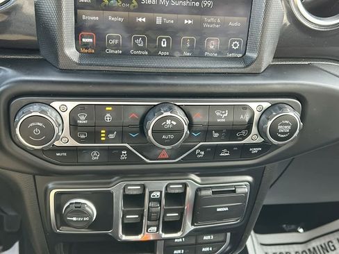 Certified 2022 Jeep Wrangler Unlimited Sahara image 18