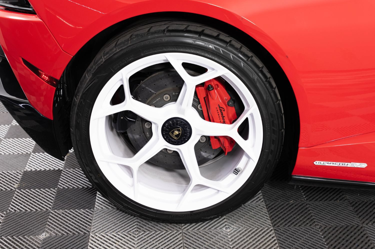 Used 2020 Lamborghini Huracan EVO AWD/4WD image 40