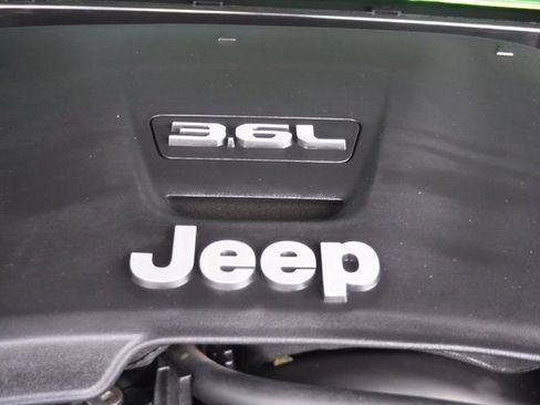 Used 2019 Jeep Wrangler Unlimited Sport image 17