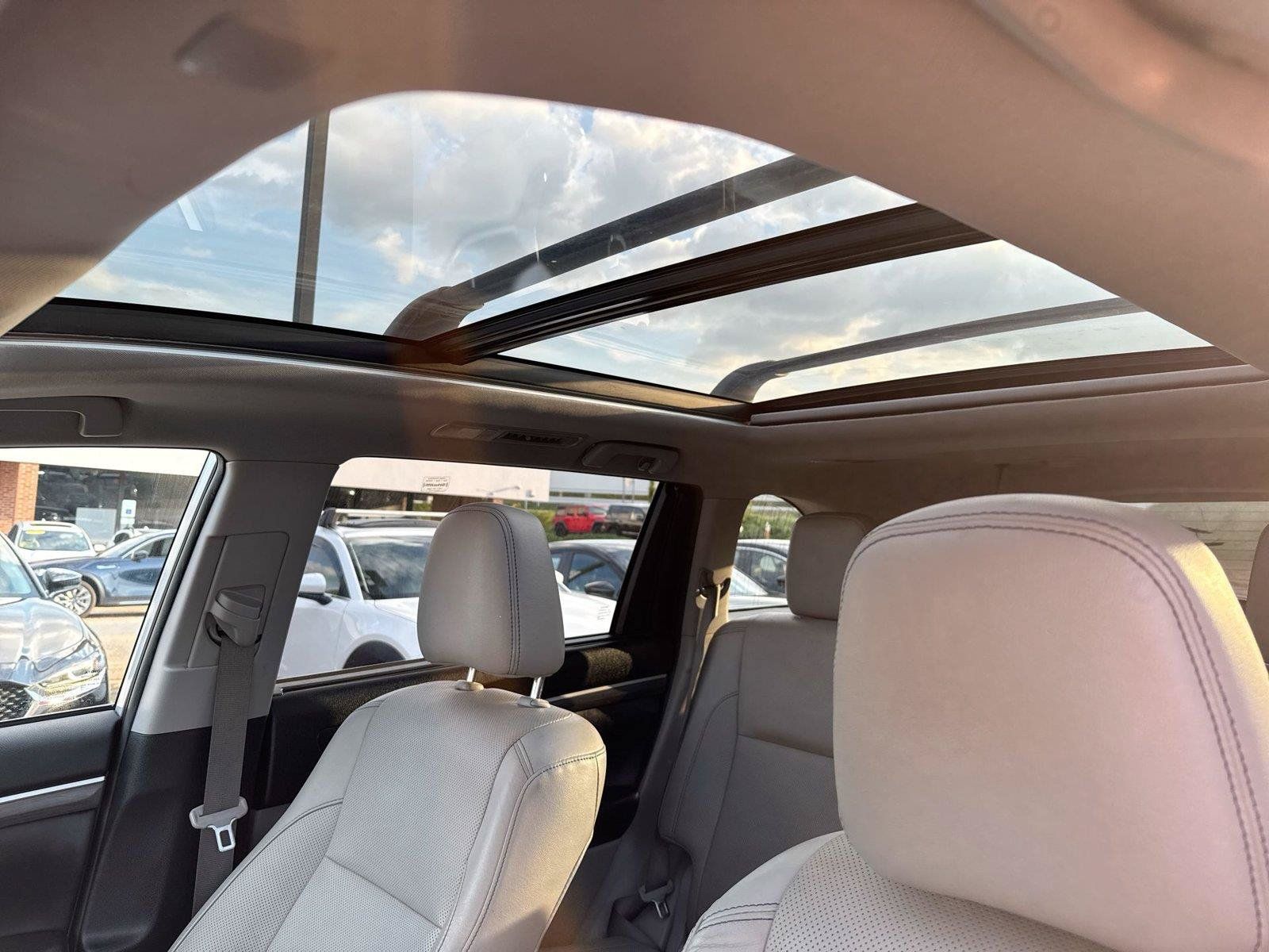 Used 2019 Toyota Highlander Limited Platinum FWD image 14