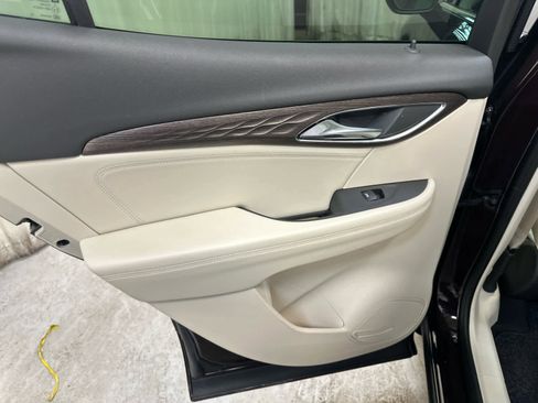 Used 2022 Buick Envision Avenir w/ Technology Package II image 30