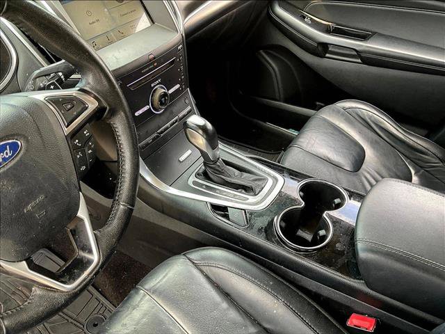Used 2016 Ford Edge Titanium FWD image 12