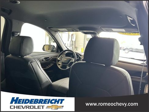 Certified 2023 Chevrolet Traverse LT w/ LT Premium Package AWD/4WD image 33