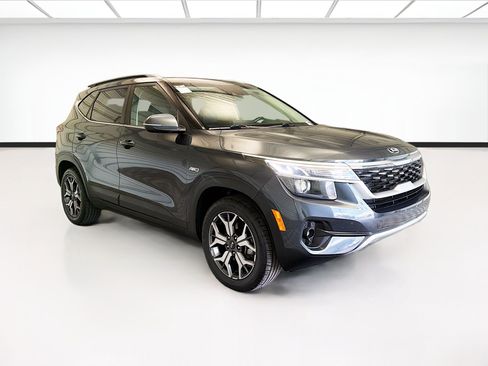 Used 2021 Kia Seltos EX AWD/4WD image 3