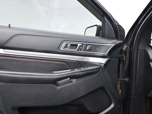 Used 2016 Ford Explorer Sport w/ Equipment Group 401A AWD/4WD image 9