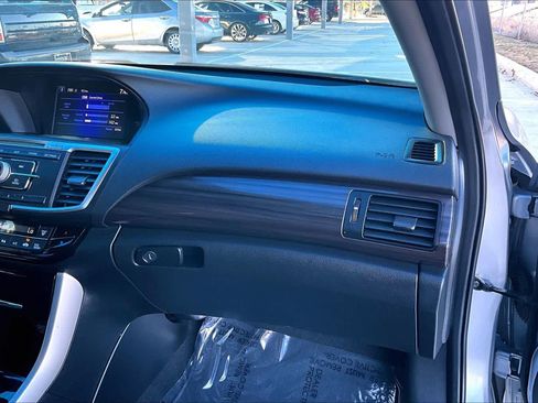 Used 2017 Honda Accord Hybrid Sedan image 19