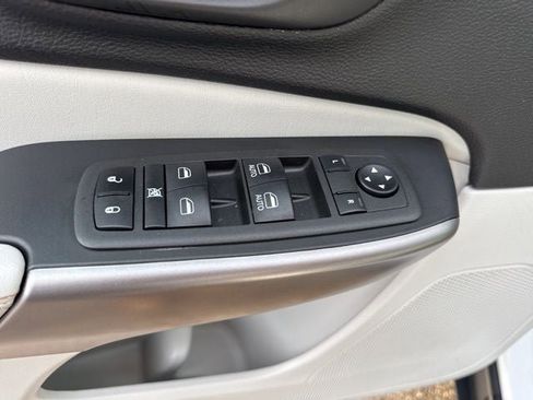 Used 2021 Jeep Cherokee Latitude Lux AWD/4WD image 9
