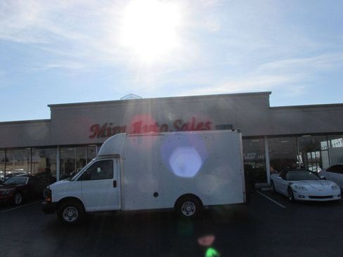Used 2014 Chevrolet Express 3500 RWD image 4