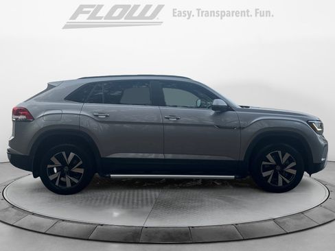 Used 2021 Volkswagen Atlas Cross Sport SE image 9